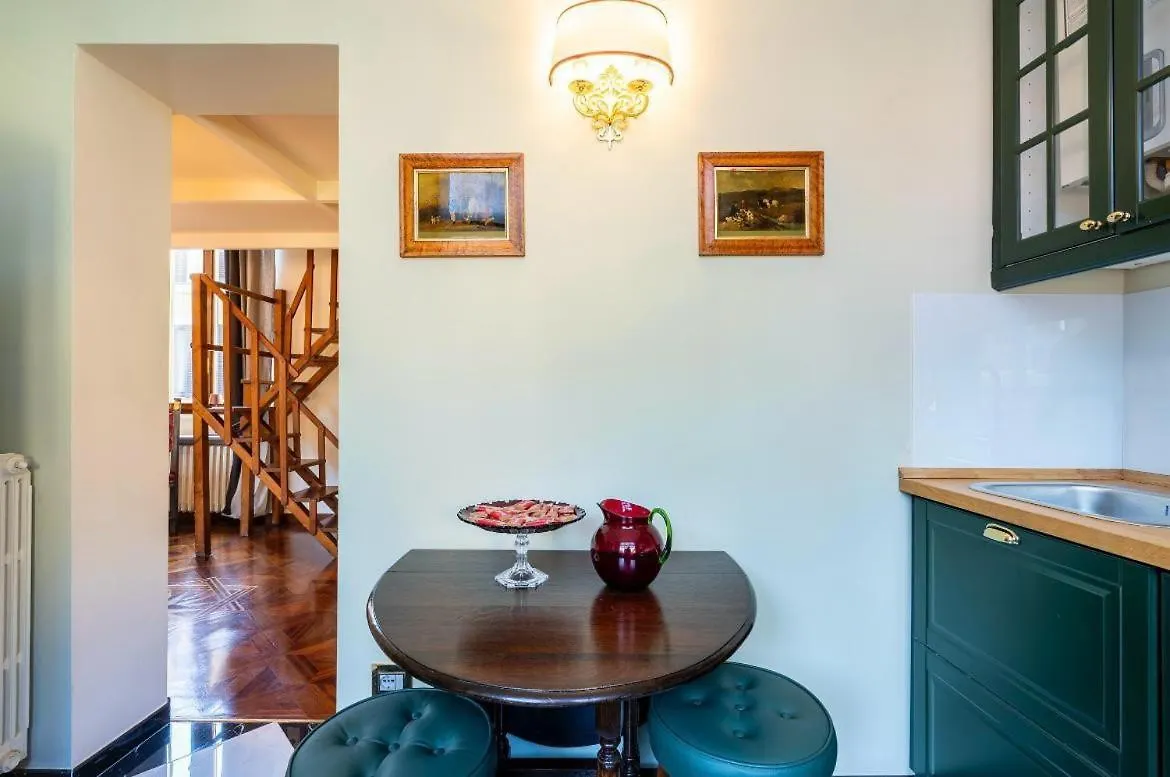 Apartment 10 Minutes From The Duomo - Elegant Maison Milan