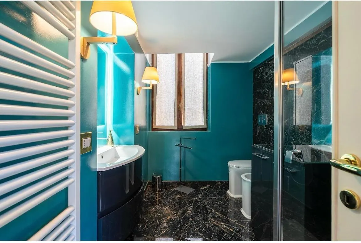 Apartment 10 Minutes From The Duomo - Elegant Maison Milan Italy