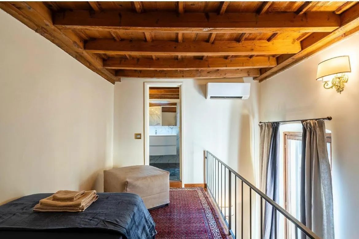 10 Minutes From The Duomo - Elegant Maison Milan Apartment